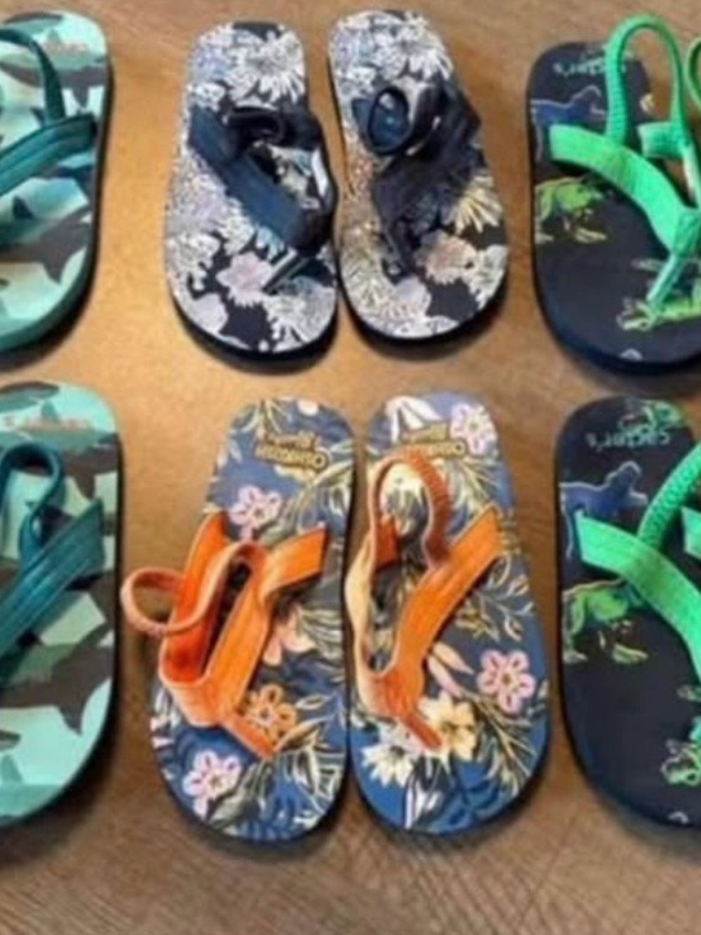 6 Pairs of Boy’s Carter’s Flip Flops Size Large (9-10)